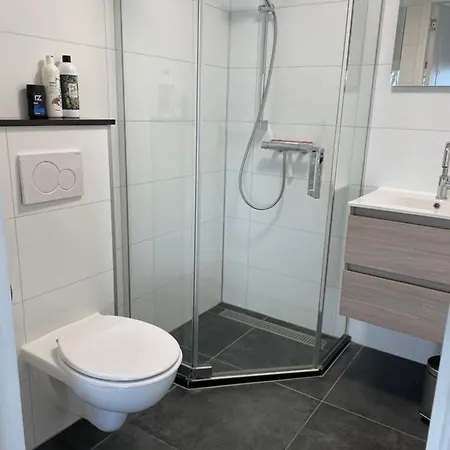 בית נופש Mooi Prachtig Gelegen Aan Het Water