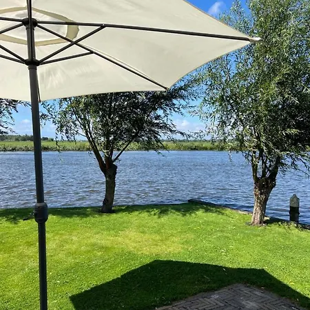 Vakantiehuis Mooi Prachtig Gelegen Aan Het Water