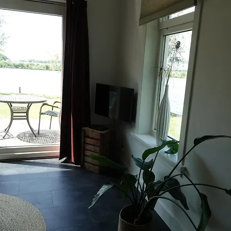 Vakantiehuis Mooi Prachtig Gelegen Aan Het Water