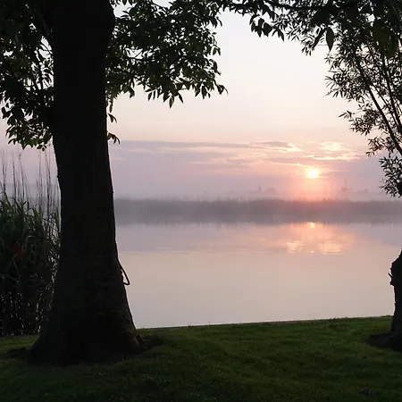 Vakantiehuis Mooi Prachtig Gelegen Aan Het Water