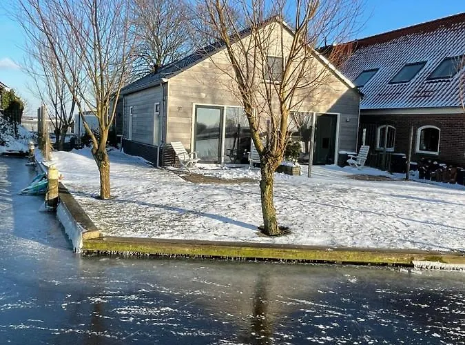 Mooi Prachtig Gelegen Aan Het Water Vakantiehuis